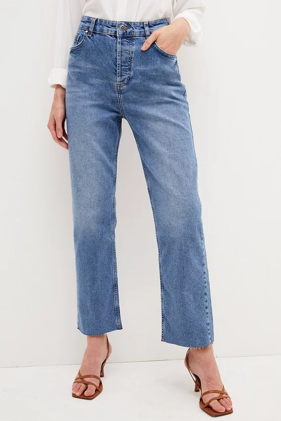 Hot Sale โค๏ธ Karen Millen Mid Rise Straight Leg Raw Hem ๐ Jeans - pale wash ๐งจ 3 Hot Sale โค๏ธ Karen Millen Mid Rise Straight Leg Raw Hem ๐ Jeans - pale wash ๐งจ - Image 2