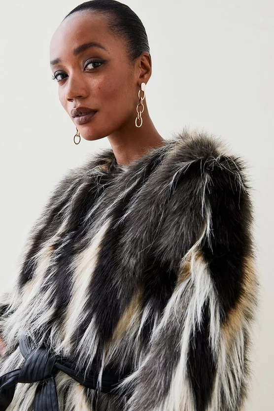 Budget โ Karen Millen Jacquard Faux Fur Pu Belted ๐งฅ Coat - beige ๐ 5 Budget โ Karen Millen Jacquard Faux Fur Pu Belted ๐งฅ Coat - beige ๐ - Image 3